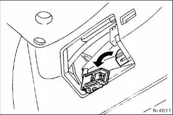 Nissan Micra - Lenkrad mit airbag