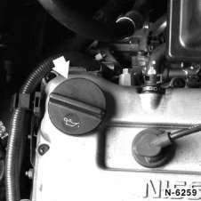 Nissan Micra - Motoröl ablassen